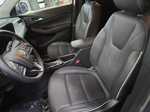 Used 2024 Buick Encore GX Avenir w/ Avenir Technology Package image 17