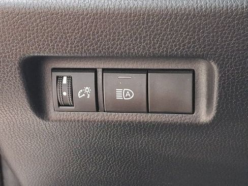 Used 2022 Toyota RAV4 LE AWD/4WD image 23