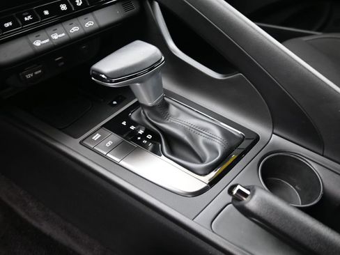 Certified 2025 Hyundai Elantra Sport image 15