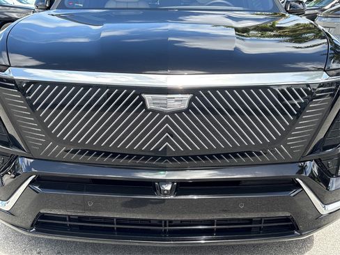 Certified 2026 Cadillac Vistiq Luxury image 16