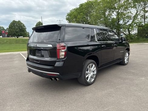 Used 2021 Chevrolet Suburban High Country w/ Premium Package AWD/4WD image 9