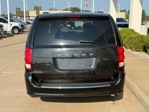 Used 2019 Dodge Grand Caravan SXT FWD image 7