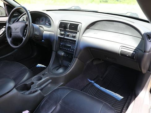 Used 2002 Ford Mustang Premium RWD image 18