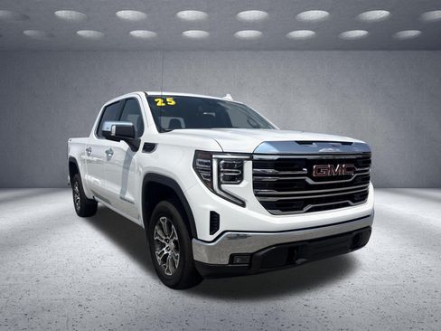Used 2025 GMC Sierra 1500 SLT AWD/4WD image 3