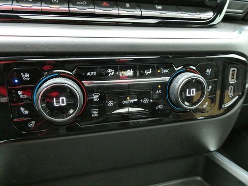 Certified 2024 Chevrolet Silverado 1500 High Country image 30