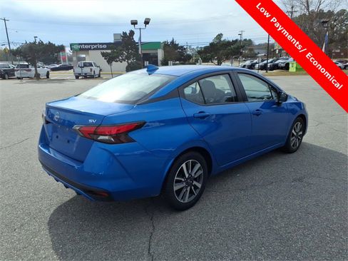 Used 2023 Nissan Versa SV image 5