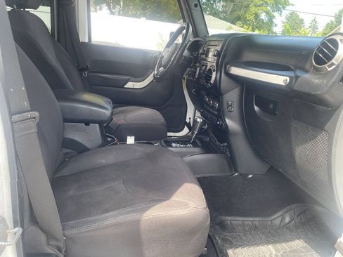 Used 2014 Jeep Wrangler Unlimited Sport w/ Quick Order Package 24S AWD/4WD image 24