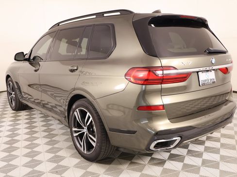 Used 2022 BMW X7 xDrive40i w/ M Sport Package AWD/4WD image 25