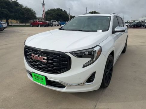 Used 2020 GMC Terrain Denali w/ Denali Premium Package FWD image 3