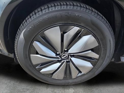Used 2024 Nissan Ariya AWD image 28