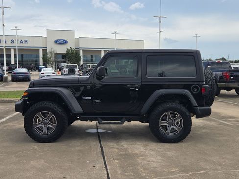 Used 2024 Jeep Wrangler Sport AWD/4WD image 9
