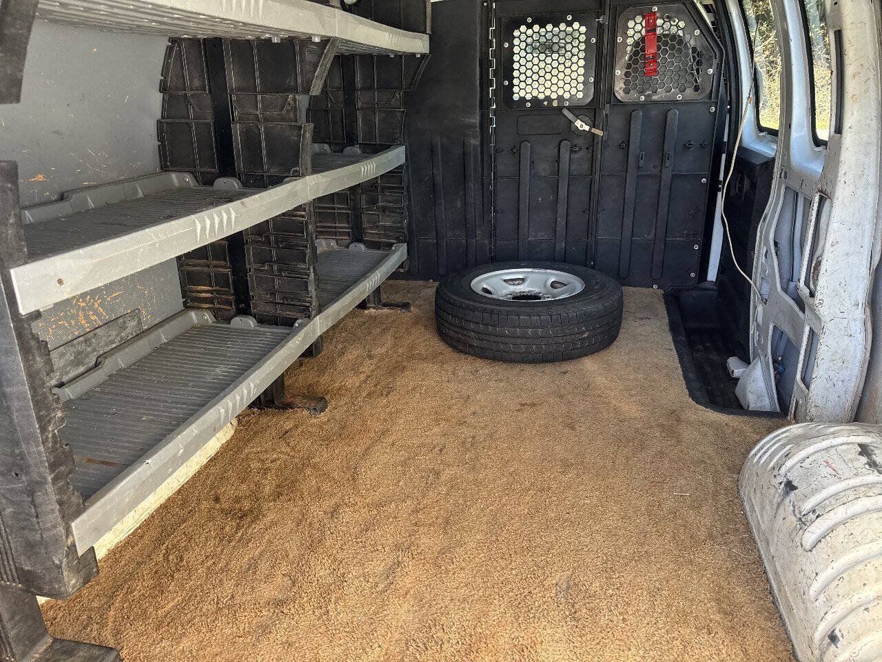 Used 2006 Chevrolet Express 2500 RWD image 12