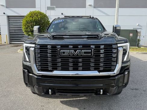 Used 2024 GMC Sierra 2500 Denali Ultimate AWD/4WD image 2