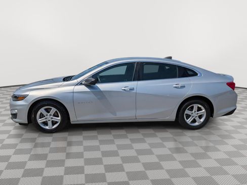 Used 2020 Chevrolet Malibu LS FWD image 2
