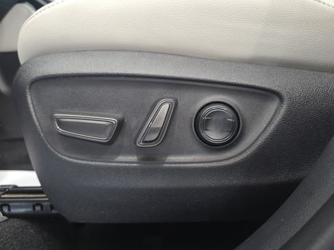Used 2025 Toyota Grand Highlander AWD image 13