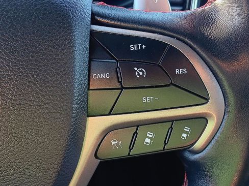 Used 2021 Jeep Grand Cherokee Trailhawk w/ Premium Lighting Group image 16