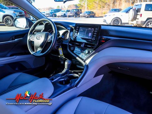 Used 2024 Toyota Camry SE image 8