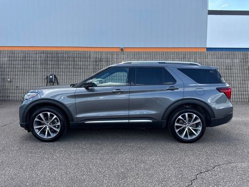 Used 2025 Ford Explorer Platinum w/ Ultimate Package AWD/4WD image 4
