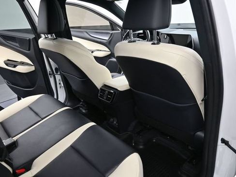 Used 2024 Lexus NX 250 FWD w/ Towing Package (2000 Lbs) image 10