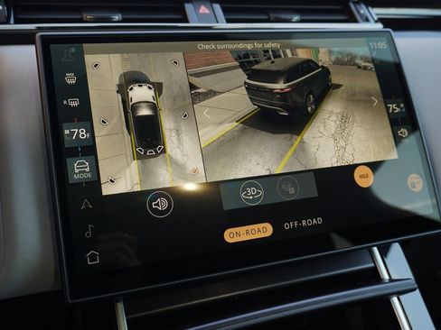 New 2026 Land Rover Range Rover Velar Dynamic SE image 26