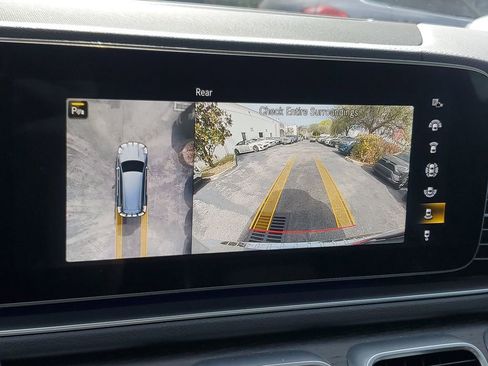 Used 2021 Mercedes-Benz GLS 450 4MATIC image 30