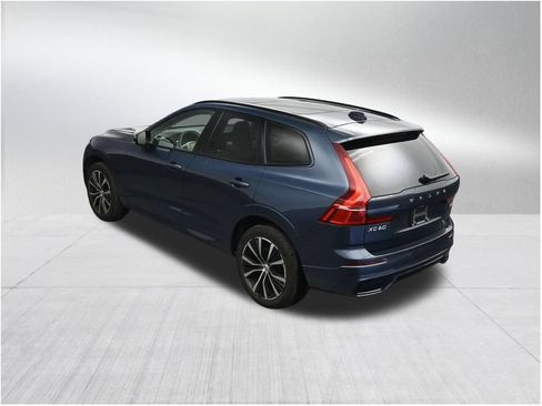 Used 2024 Volvo XC60 B5 Plus AWD/4WD image 16