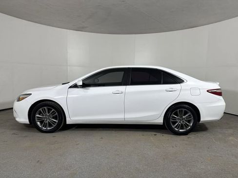 Used 2017 Toyota Camry SE image 28