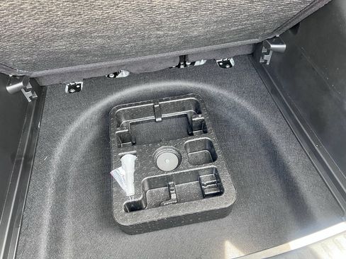 Used 2025 Jeep Compass Limited image 9