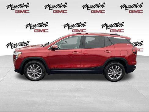 Used 2024 GMC Terrain SLT w/ Infotainment Package II AWD/4WD image 4