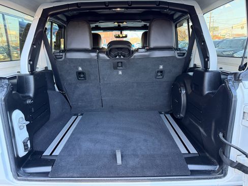 Used 2019 Jeep Wrangler Unlimited Rubicon w/ Dual Top Group image 23