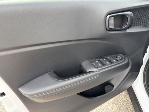 New 2025 Hyundai Venue Limited image 4