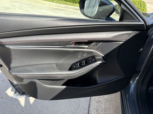 Used 2024 MAZDA MAZDA3 s image 39