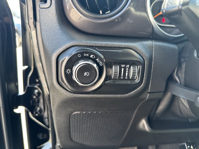 Used 2021 Jeep Wrangler Unlimited Sport AWD/4WD image 16