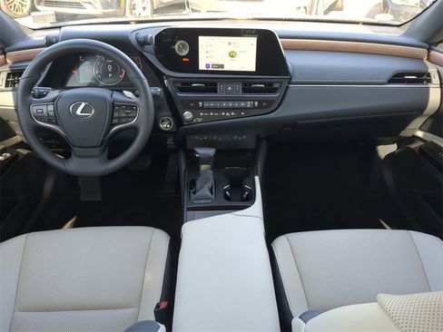 Used 2025 Lexus ES 350 w/ Premium Package image 16