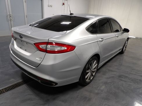 Used 2015 Ford Fusion SE w/ Equipment Group 202A FWD image 4