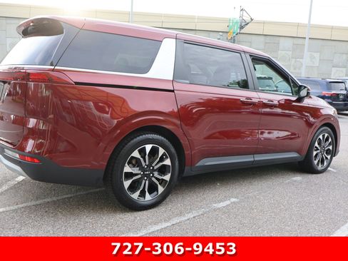 Used 2023 Kia Carnival EX FWD image 9