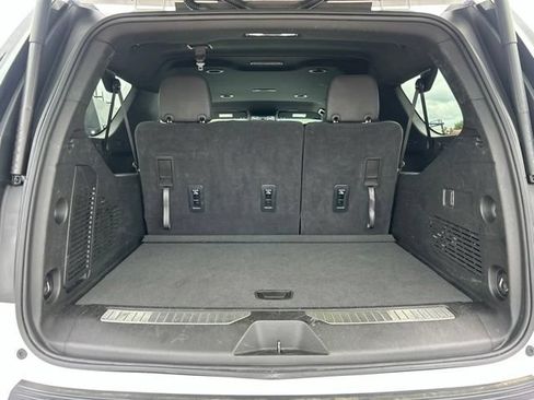 Used 2025 Chevrolet Suburban Z71 AWD/4WD image 30