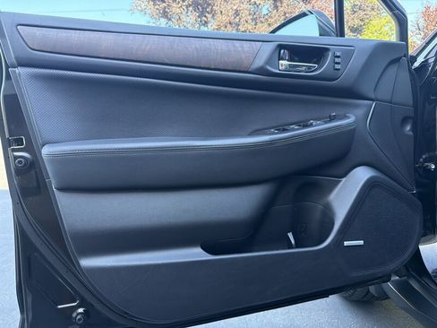Used 2017 Subaru Outback 2.5i Limited AWD/4WD image 24