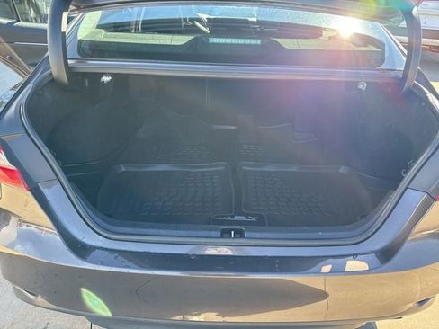 Used 2019 Toyota Camry XLE image 27