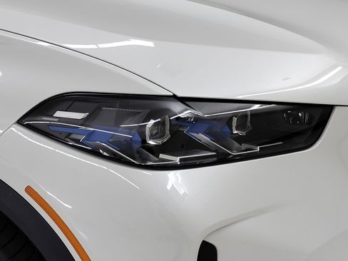 New 2026 BMW X5 sDrive40i w/ Premium Package image 3