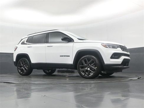 New 2026 Jeep Compass Latitude image 38