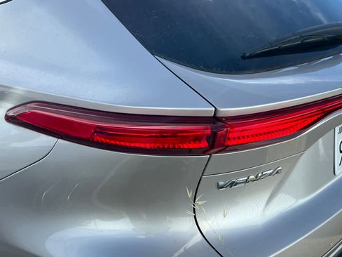 Used 2022 Toyota Venza Limited image 20