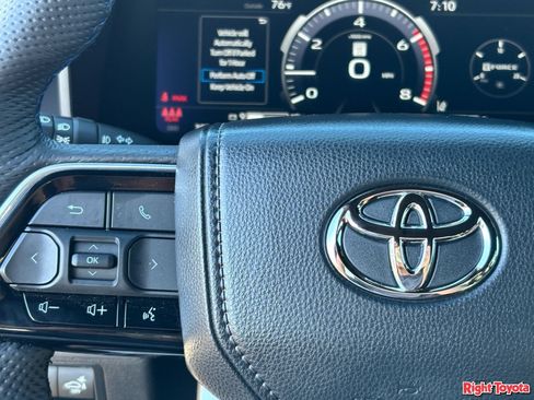 Used 2024 Toyota Tundra Platinum AWD/4WD image 22