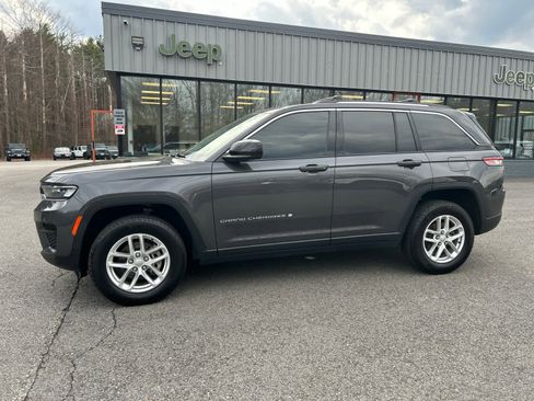 Used 2023 Jeep Grand Cherokee Laredo X AWD/4WD image 9