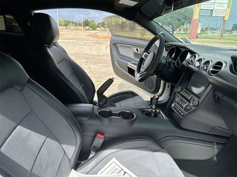 Used 2020 Ford Mustang Shelby GT350 w/ Technology Package image 31