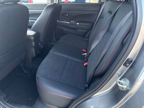 Used 2025 Mitsubishi Outlander Sport SE image 11