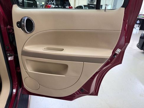 Used 2006 Chevrolet HHR LT w/ Preferred Equipment Group FWD image 14
