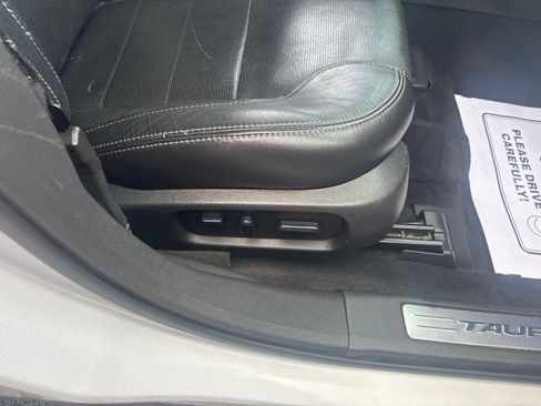 Used 2015 Ford Taurus Limited FWD image 21