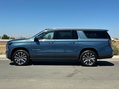 New 2025 Chevrolet Suburban High Country image 7