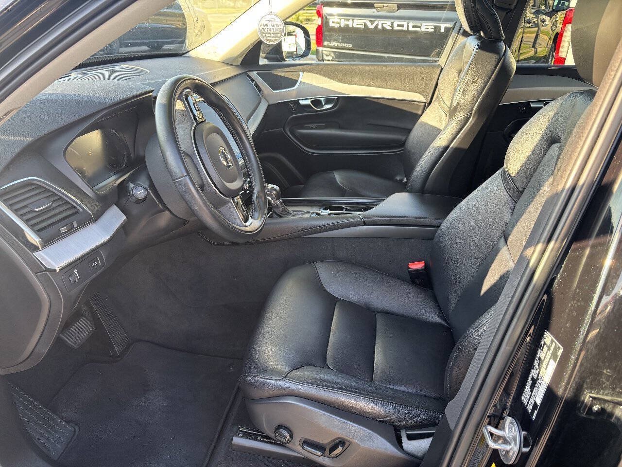 Used 2022 Volvo XC90 T5 Momentum AWD/4WD image 12